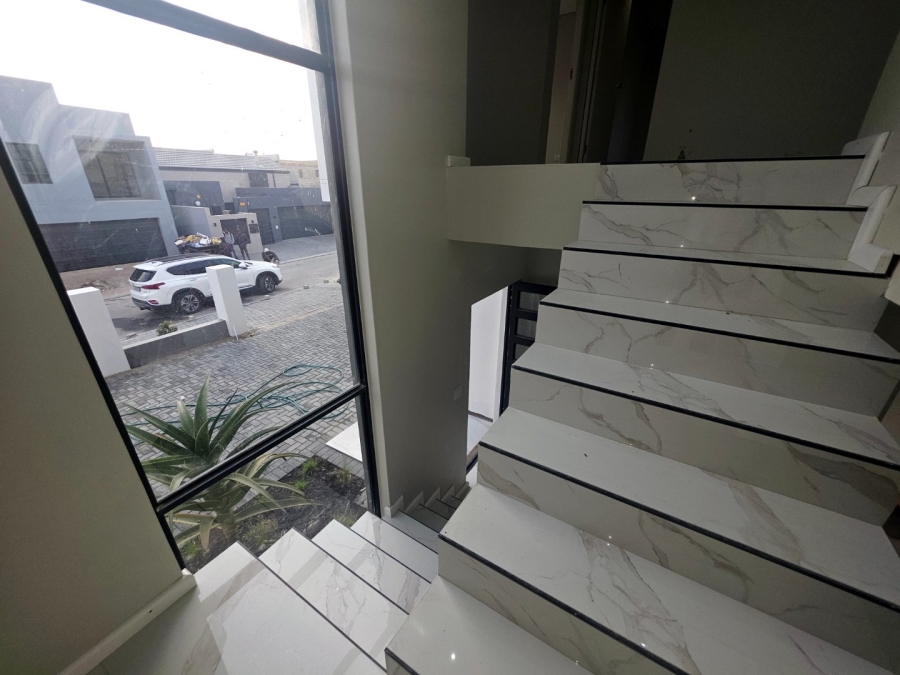 4 Bedroom Property for Sale in Sandown Western Cape